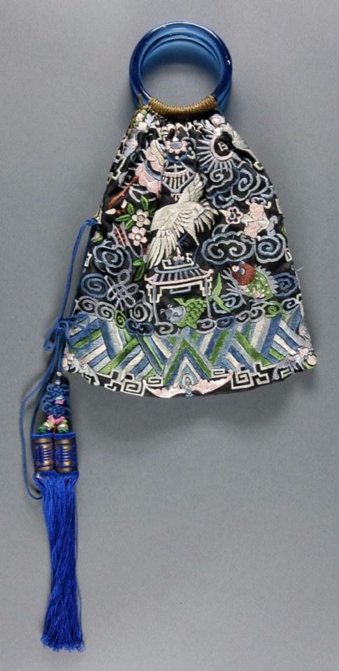 ฉลองพระองค์ฮ่องเต้: เสื้อคลุมมังกรและสัญลักษณ์แห่งองค์จักรพรรดิ