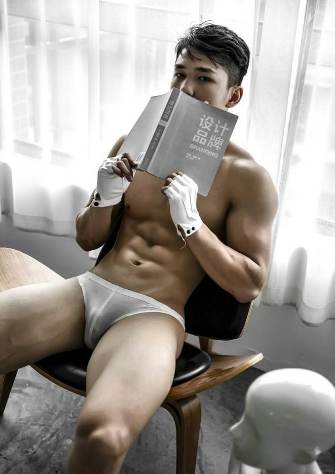 hot male 283 (18+)