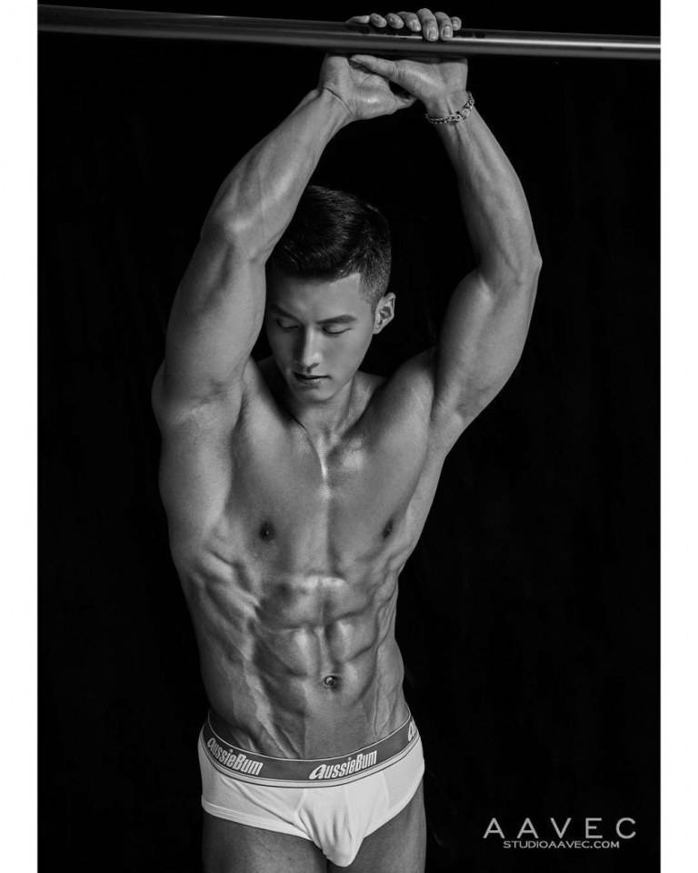 hot male 283 (18+)