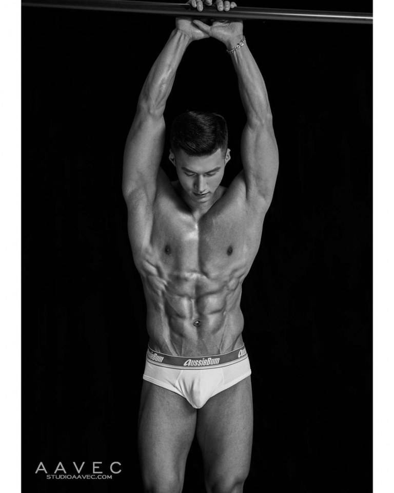 hot male 283 (18+)