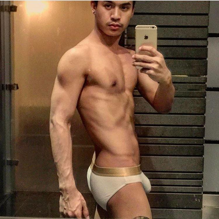hot male 283 (18+)