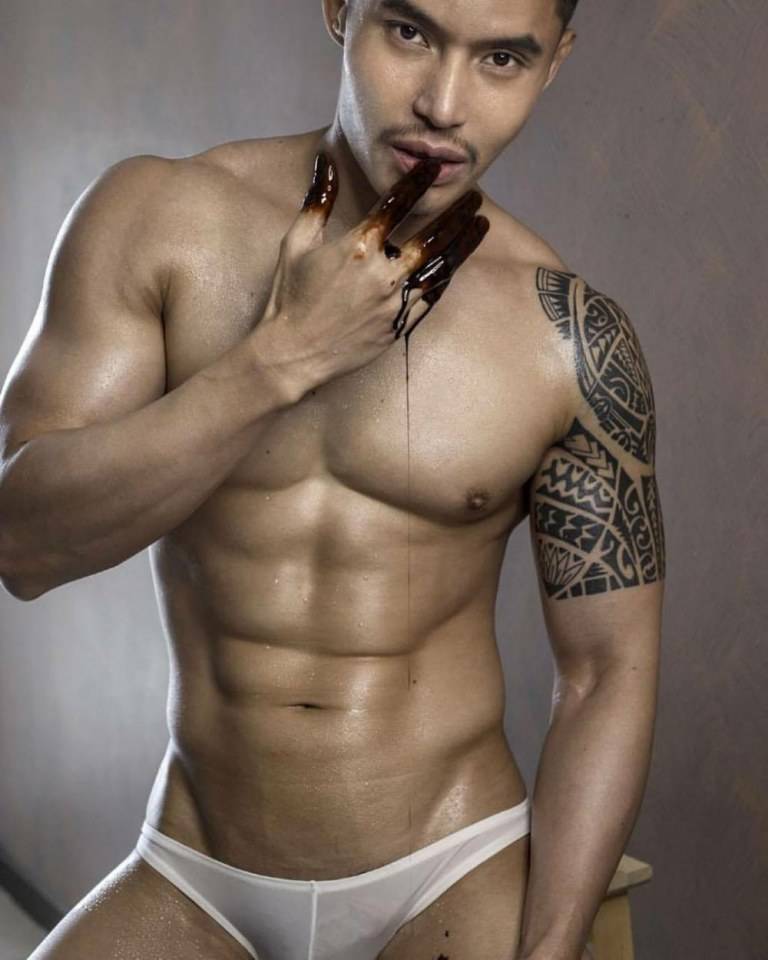 hot male 283 (18+)