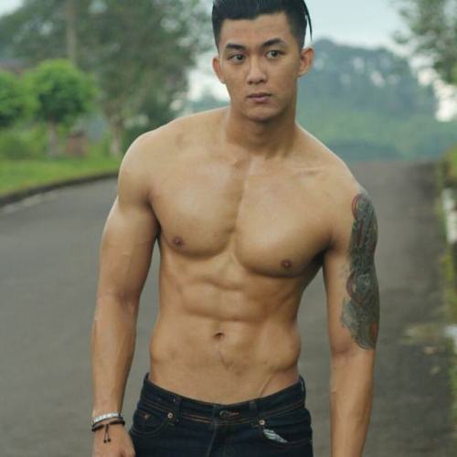 ถอดโชว์เรือนร่าง 1965