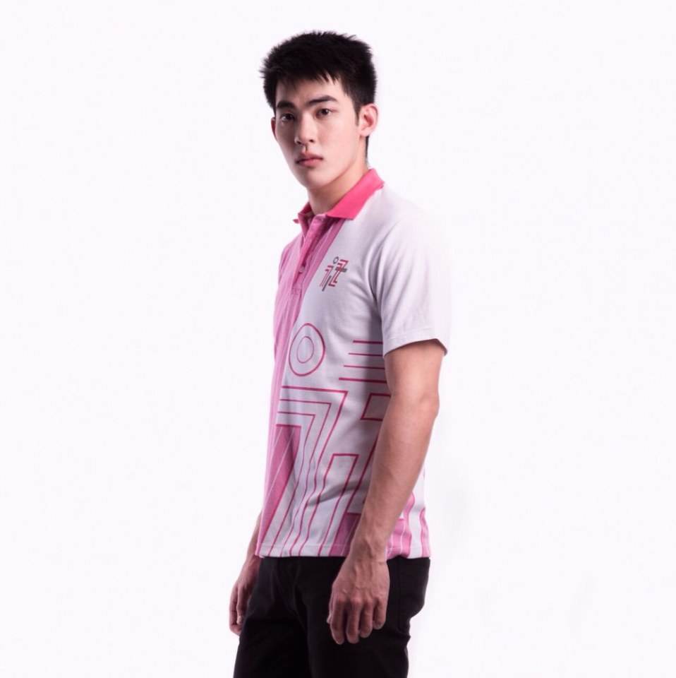 คนนี้แหละที่ติดตาตรึงใจและตามหาอยู่ เป็นหยังคือบ่แสดงนำหวา โอยคนอีหยังมาหล่อเป็นตาแชบตั้งแต่หัวสุดตีนแท้ บ่เห็นมีภาพแก้ผ้าแน่น๊อ