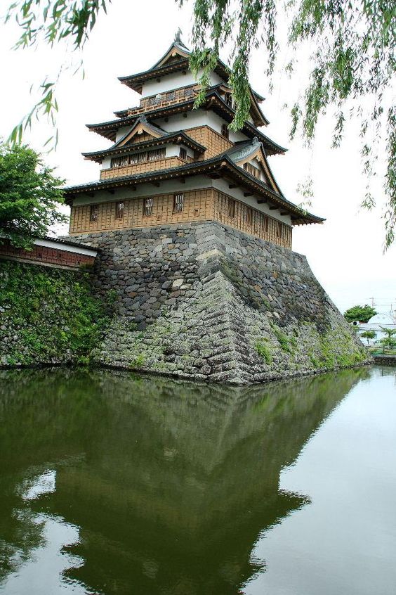 ความยิ่งใหญ่ ของ ญี่ปุ่น กับ 20อันดับสุดยอดปราสาทที่สวยที่สุดในญี่ปุ่น