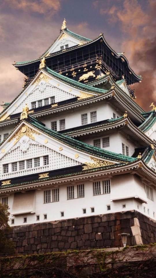 ปราสาทโอซาก้า (Osaka Castle) ตั้งอยู่ที่ จังหวัดโอซาก้า สร้างขึ้นโดยโชกุนโทโยะโตมิ ฮิเดโยชิ (Toyotomi Hideyoshi)