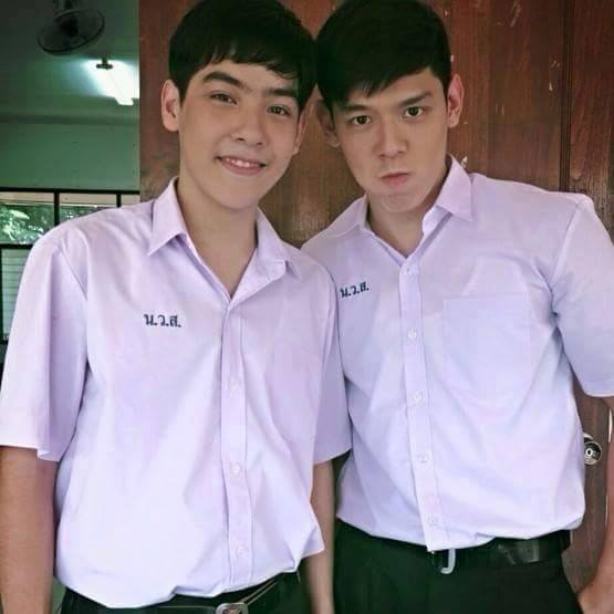 ดาราชายที่มาสองคน 2,404
