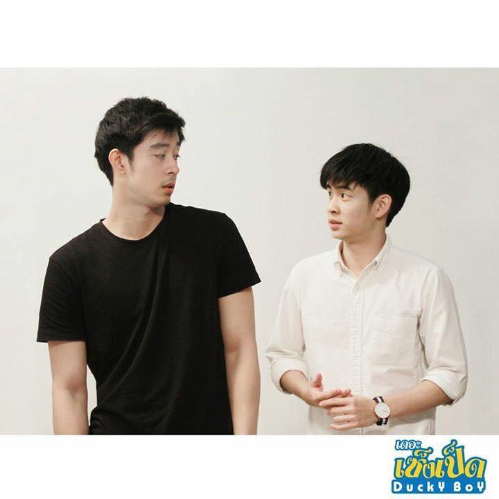 ดาราชายที่มาสองคน 2,404