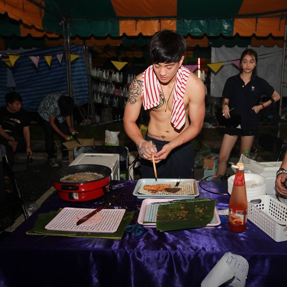 รวมผู้ชายทำครัว ครัวเล็กครัวใหญ่ ครบ 2,407