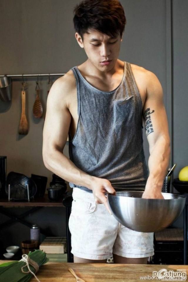รวมผู้ชายทำครัว ครัวเล็กครัวใหญ่ ครบ 2,407