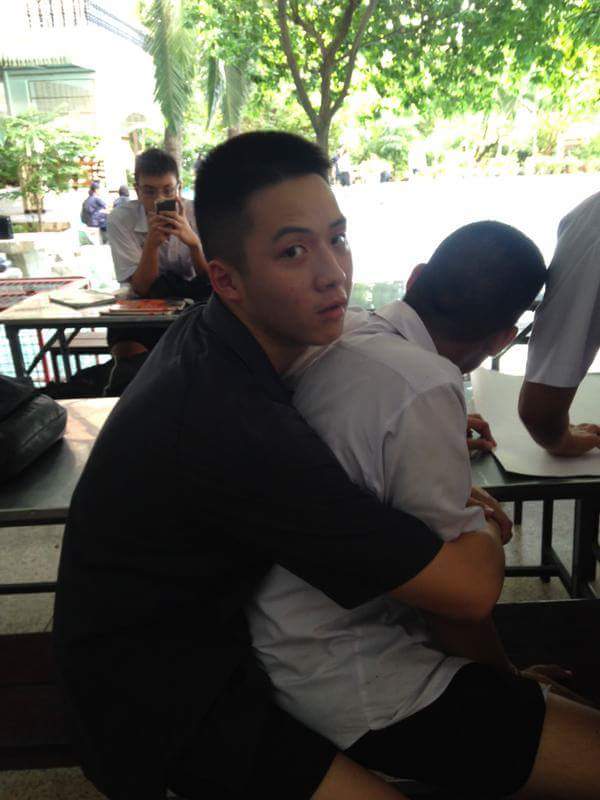 ผู้ชายเล่นอะไรกันก็ไม่รู้ค่ะพี่ตา 2,408