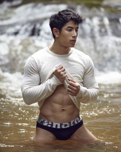 ถอดโชว์เรือนร่าง 1995