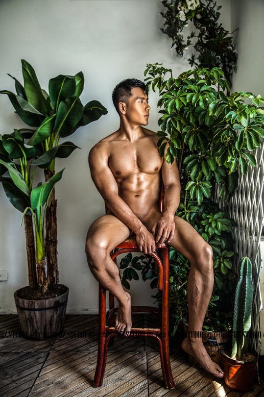 hot male 285 (18+)