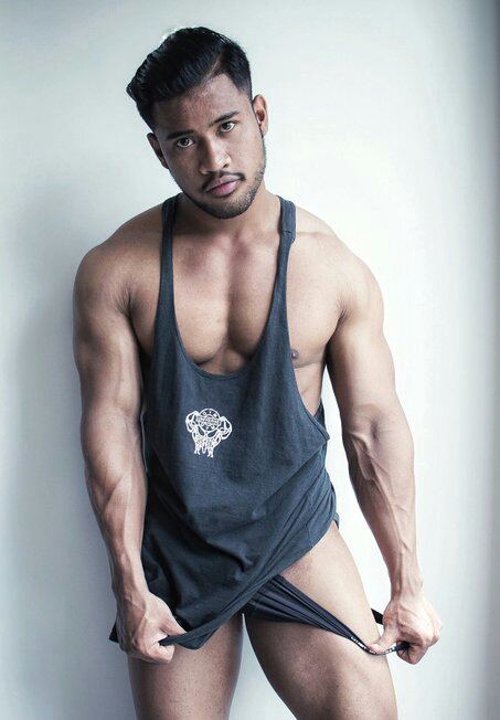 hot male 285 (18+)