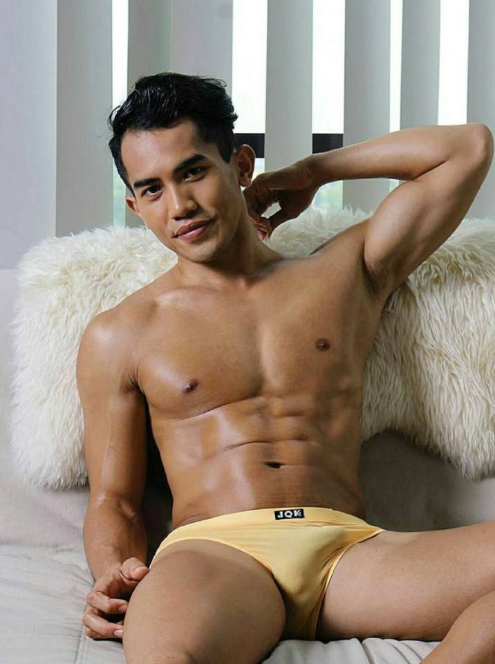 hot male 286 (18+)