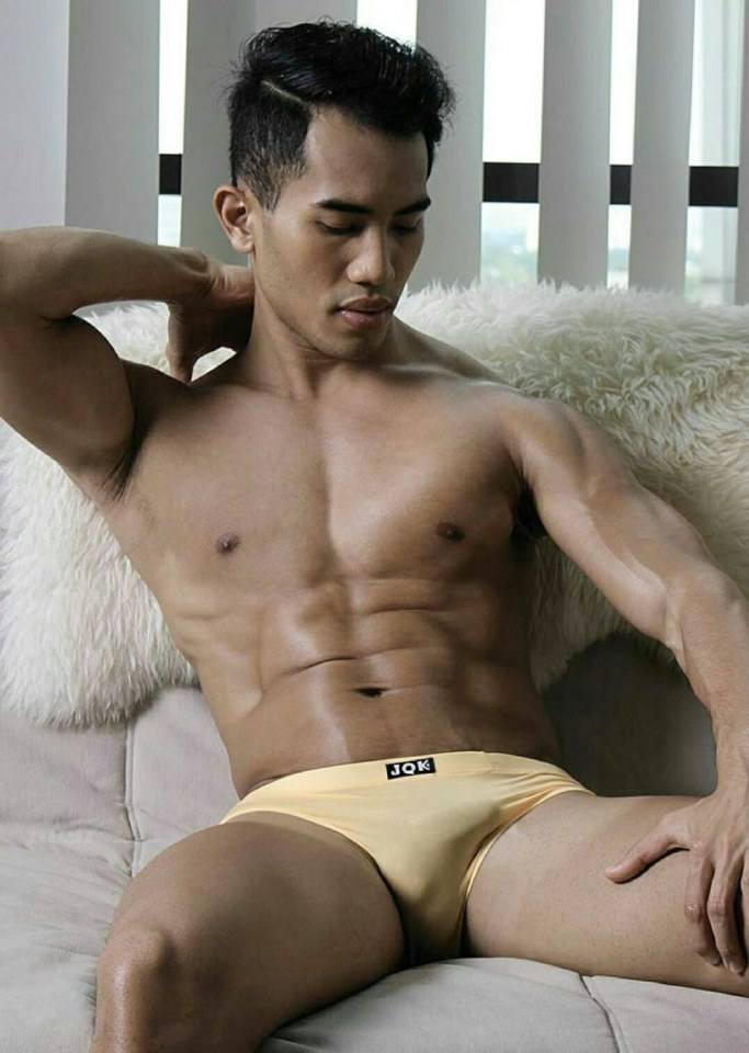 hot male 286 (18+)