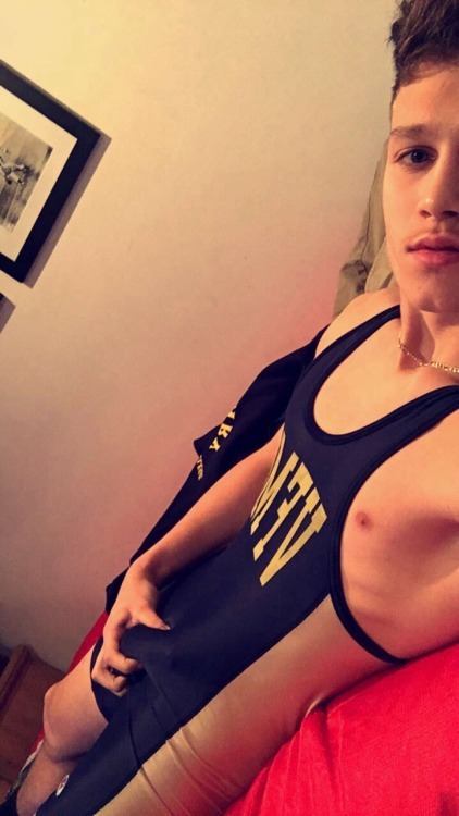 hot male 287 (18+)