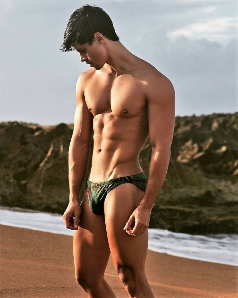 hot male 287 (18+)