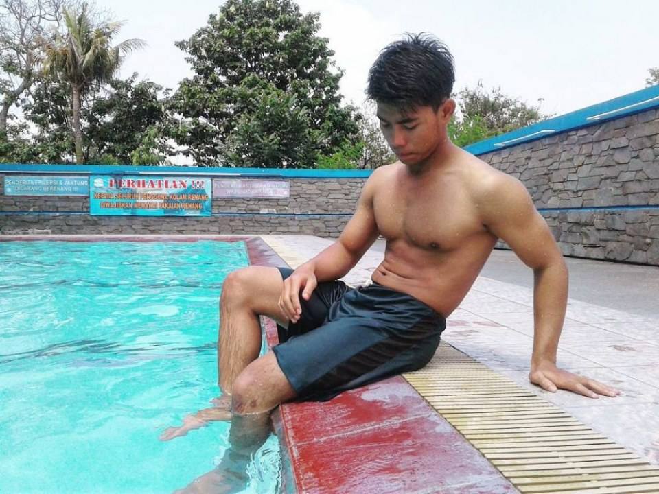 หล่อจังสามี