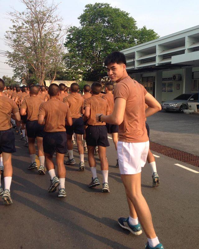 สามีละมุนมาก  อยากเล่นปืนสามี