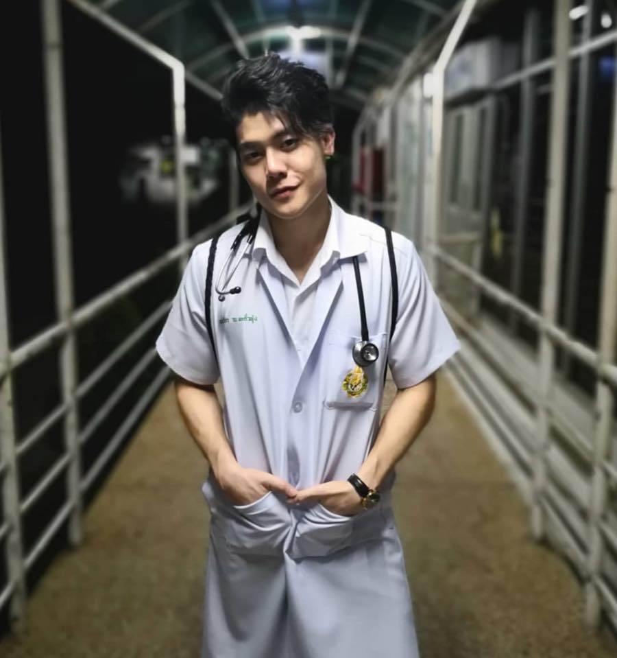 คุณหมอขา2