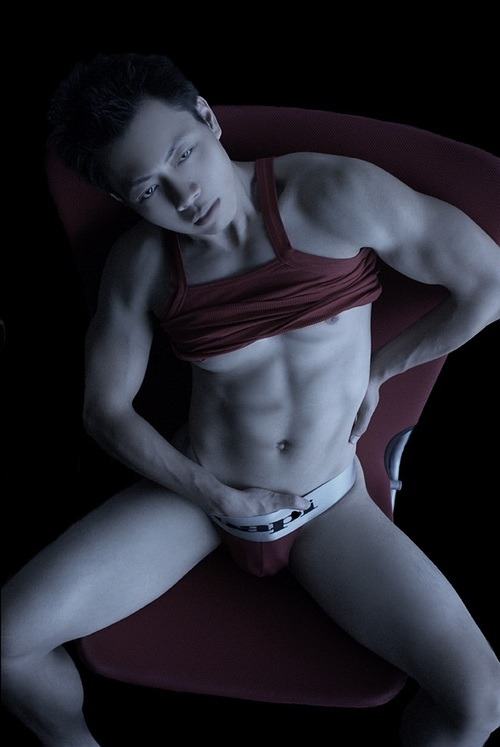 hot male 293 (18+)