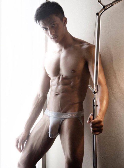 hot male 294 (18+)