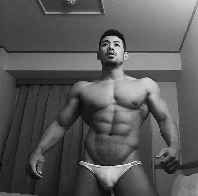 hot male 294 (18+)