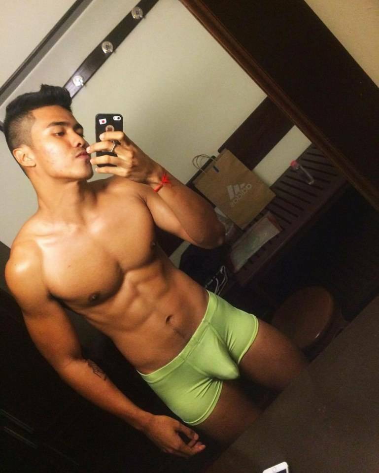 hot male 294 (18+)