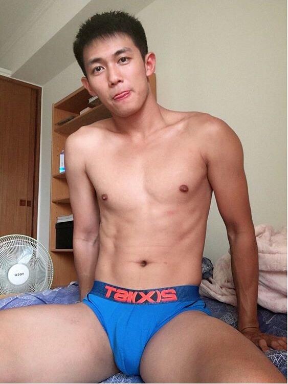 hot male 294 (18+)
