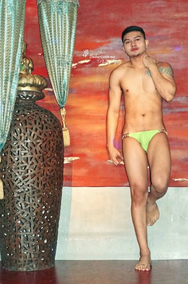 hot male 294 (18+)