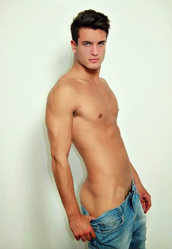 hot male 294 (18+)