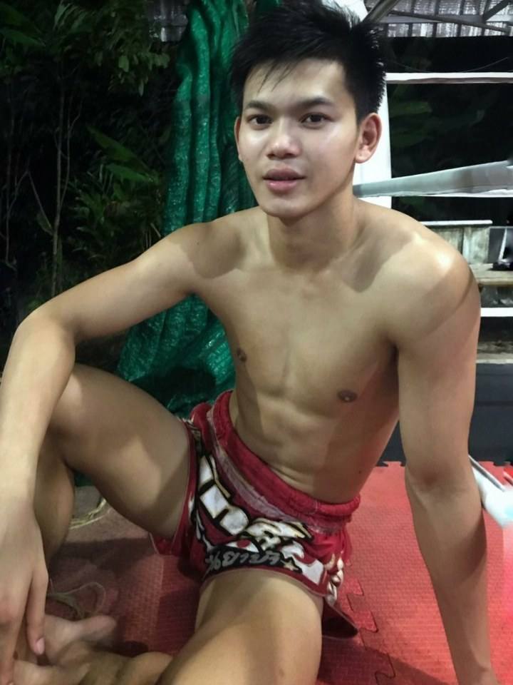 ดม