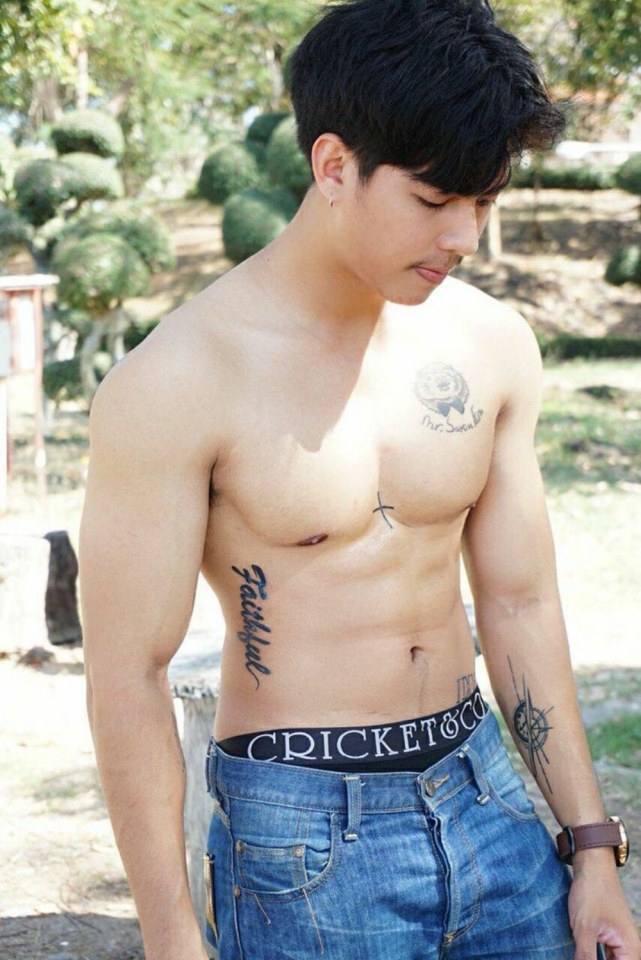 ดม