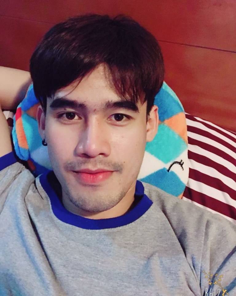 ดม