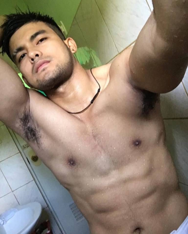 ดม