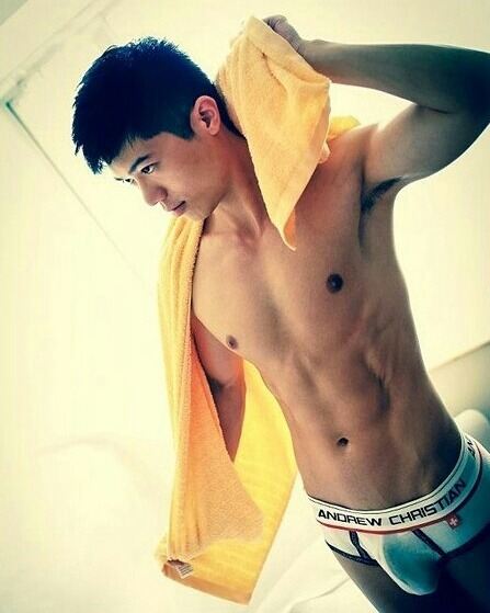hot male 296 (18+)