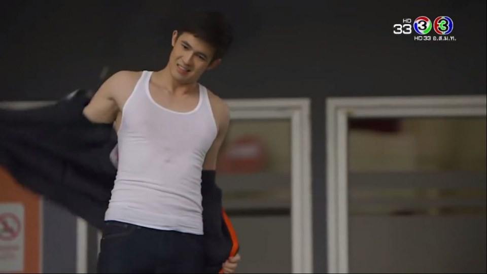 ฮ้อนก็ถอดเสื้อแมจิเลียเอ้ย! เช็ดเหือให้,ถึงเจ้าบ่แม่นพระเอกในละครแต่เจ้าคือพระเอกใจดวงใจของข้อย เบิ่งเพราะมีเจ้า//ระเริงไฟ