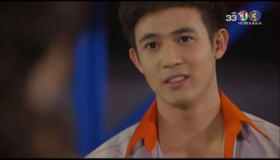 ฮ้อนก็ถอดเสื้อแมจิเลียเอ้ย! เช็ดเหือให้,ถึงเจ้าบ่แม่นพระเอกในละครแต่เจ้าคือพระเอกใจดวงใจของข้อย เบิ่งเพราะมีเจ้า//ระเริงไฟ
