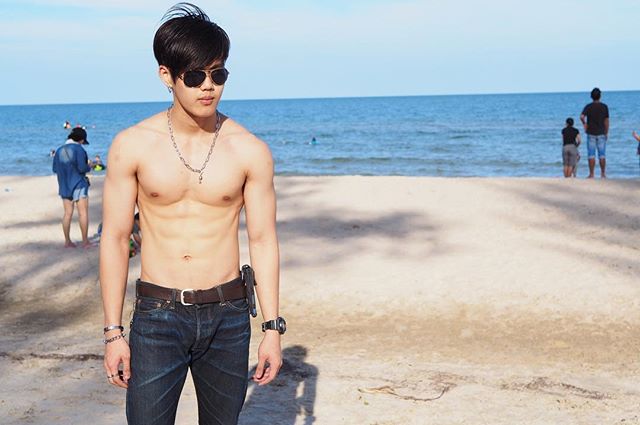น้องโอ๊ต ขาวๆ น่ารัก หุ่นน่ากอด