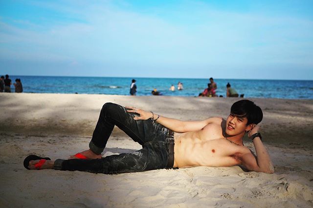 น้องโอ๊ต ขาวๆ น่ารัก หุ่นน่ากอด