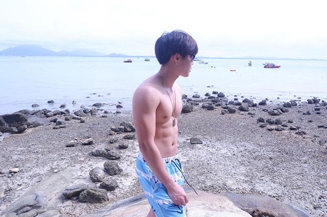 น้องโอ๊ต ขาวๆ น่ารัก หุ่นน่ากอด