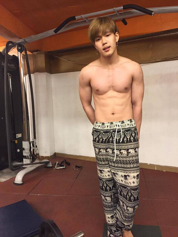 น้องโอ๊ต ขาวๆ น่ารัก หุ่นน่ากอด