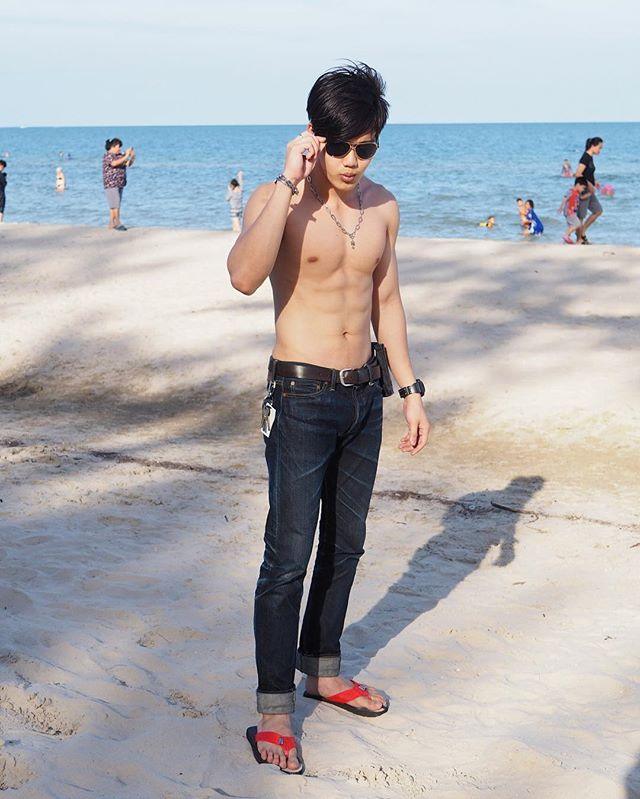 น้องโอ๊ต ขาวๆ น่ารัก หุ่นน่ากอด