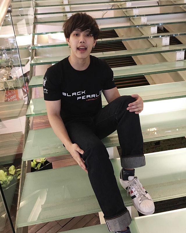 น้องโอ๊ต ขาวๆ น่ารัก หุ่นน่ากอด