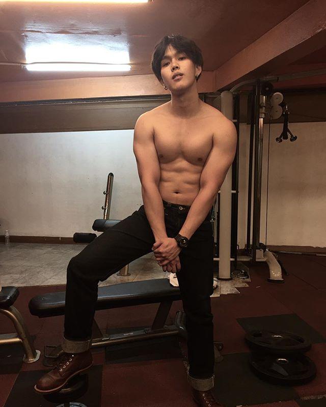 น้องโอ๊ต ขาวๆ น่ารัก หุ่นน่ากอด