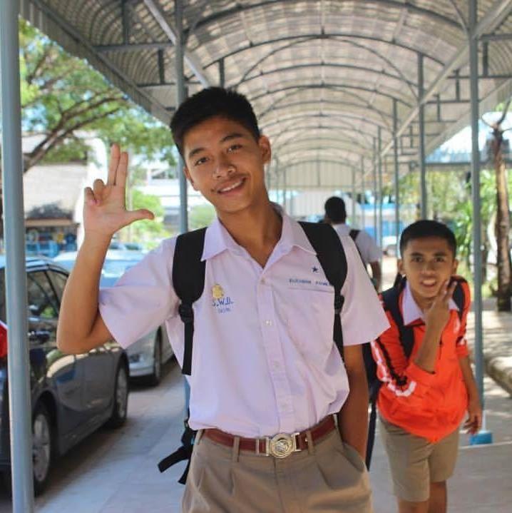 4.นาย รัจชานนท์ คำเลิศ ตำแหน่ง เซนเตอร์ตัวลุก ฉายา จอมพลัง FB: Rajchanon khamrert