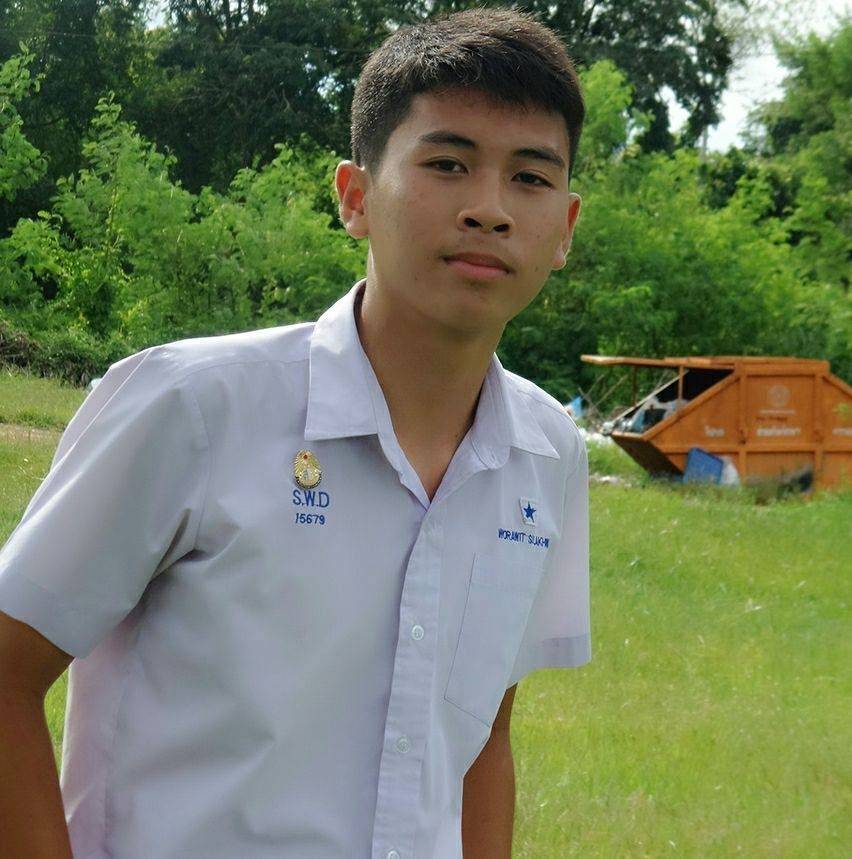 3. นาย วรวิทย์ ศิลาขวา ตำแหน่ง เรื่อยๆ ฉายา สับหลุยส์ FB: worawit Silakwa