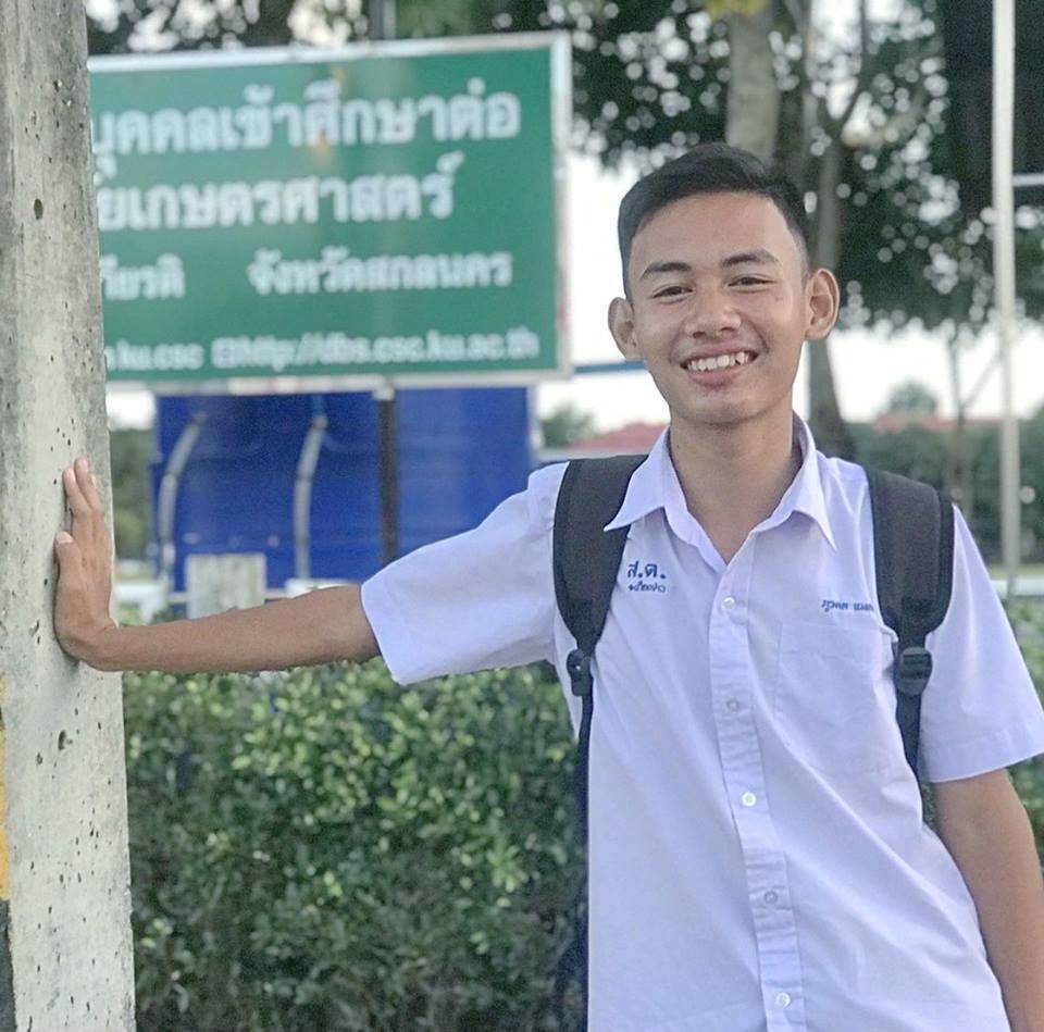 2. นายภูวดล แมลงภู่ ตำแหน่ง ปีกซ้าย ฉายา เลี้ยงโหดกะโดดยิง FB: เฟิร์ส สับสน