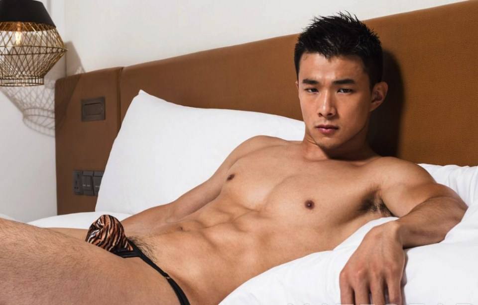 ถอดโชว์เรือนร่าง 2011
